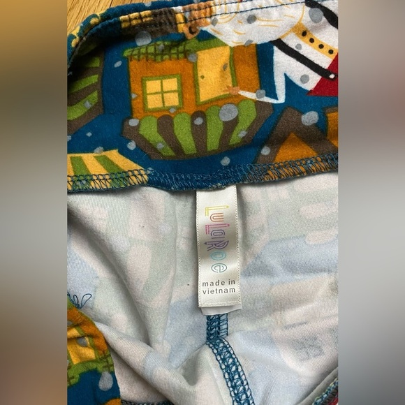 LuLaRoe Christmas Santa Leggings One Size - Picture 5 of 5